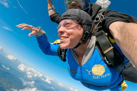 Maike will das Leben, so lange das geht, spüren. "Echtes Leben" begleitet die 54-Jährige und ihren Mann Dirk.