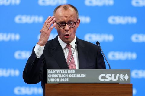 Bundeskanzler Friedrich Merz auf dem CSU-Parteitag in München