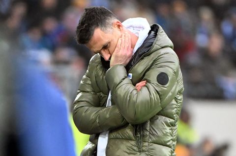 Sichtlich frustriert: Karlsruhes Cheftrainer Christian Eichner. Foto: Uli Deck/dpa