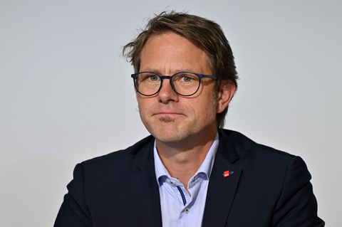 Michael Rudolph ist alter und neuer Vorsitzender des DGB-Bezirks Hessen-Thüringen. (Archivfoto) Foto: Martin Schutt/dpa