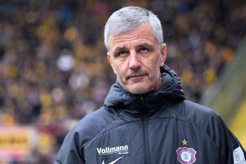 Aue-Trainer Jens Härtel hatte seine Mannschaft gut auf den MSV Duisburg eingestellt. (Archivbild) Foto: Robert Michael/dpa