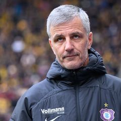 Aue-Trainer Jens Härtel hatte seine Mannschaft gut auf den MSV Duisburg eingestellt. (Archivbild) Foto: Robert Michael/dpa