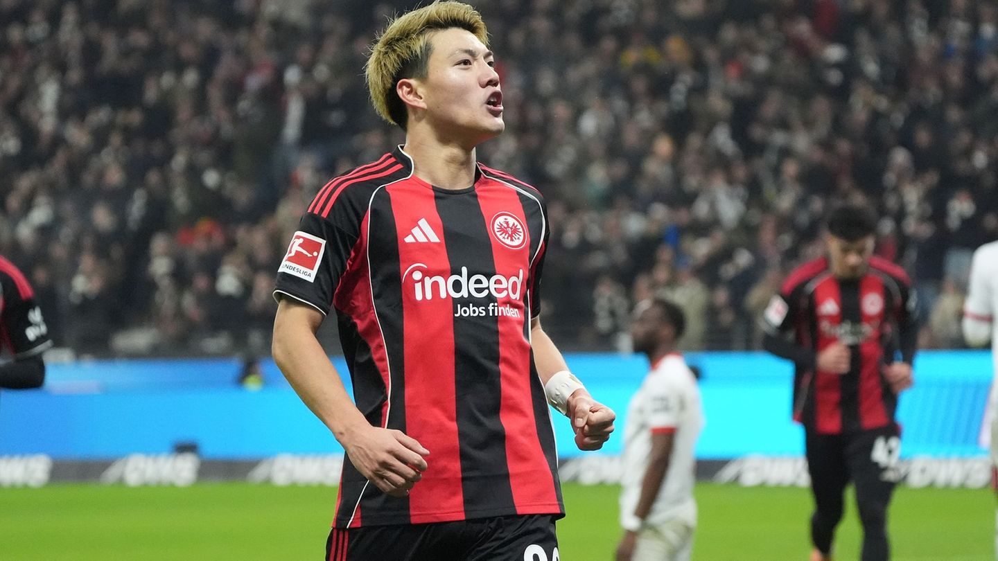 Bejubelt das 1:0 der Eintracht: Ritsu Doan. Foto: Marc Schüler/dpa