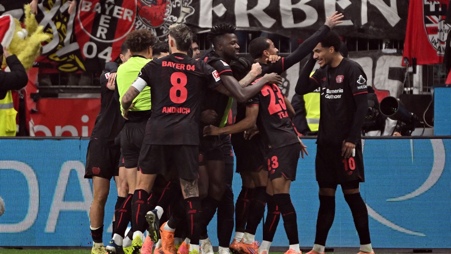 Die Profis von Bayer Leverkusen durften im Derby gegen Köln jubeln. Foto: Federico Gambarini/dpa