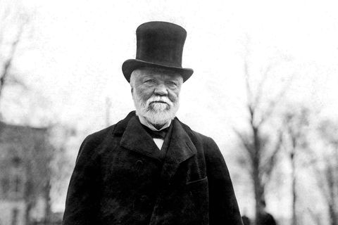 Einer der frühen Milliardäre, der Stahlmagnat Andrew Carnegie (1835-1919), hier im Jahr 1912, setzte hohe Sunmmen für gemeinnützige Zwecke ein.