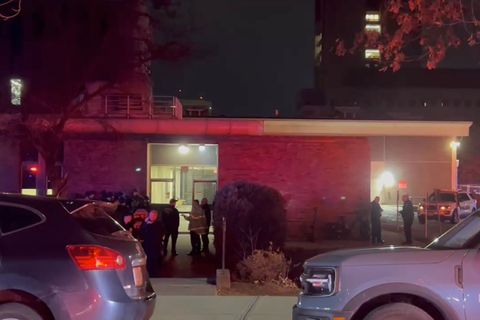 Auf dem Campus der Brown University fallen Schüsse. Es gibt auch Todesopfer. Foto: Kimberlee Kruesi/AP/dpa