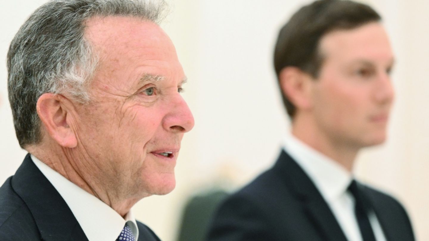 Der US-Sondergesandte Steve Witkoff (links)