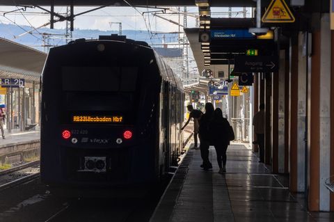 Mancherorts wird es mehr Verbindungen im Regionalverkehr in Rheinland-Pfalz geben. (Archivfoto) Foto: Helmut Fricke/dpa