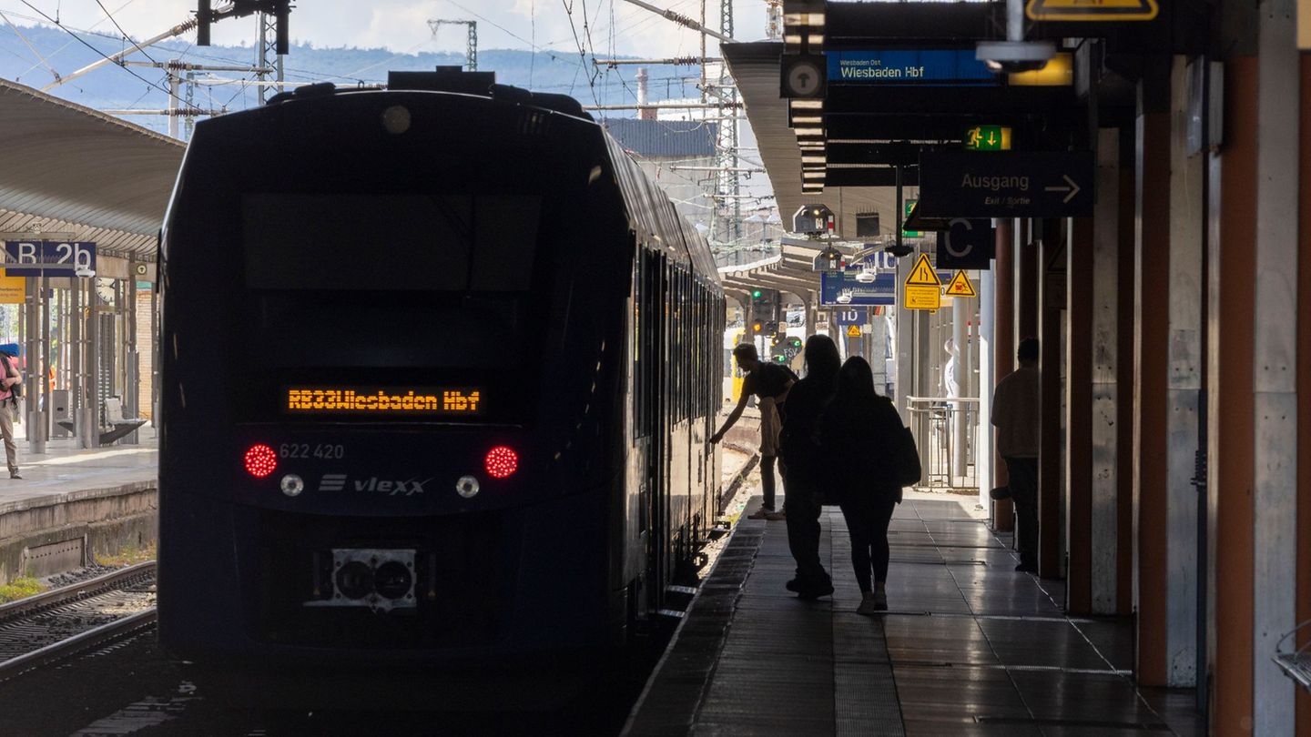 Mancherorts wird es mehr Verbindungen im Regionalverkehr in Rheinland-Pfalz geben. (Archivfoto) Foto: Helmut Fricke/dpa