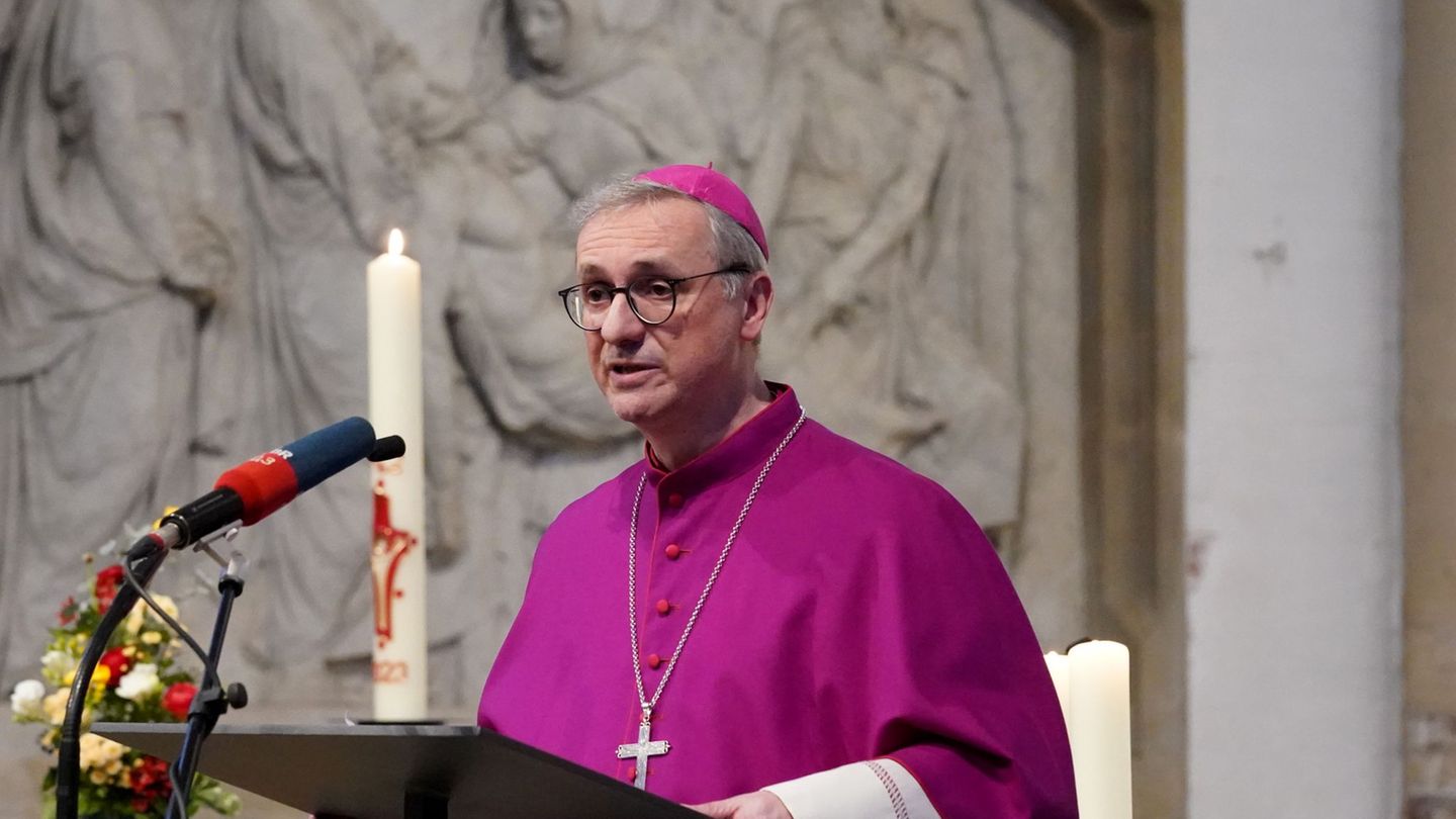 Hamburgs Erzbischof Stefan Heße hat eine Gruppe ukrainischer Sternsinger empfangen. (Archivbild) Foto: Marcus Brandt/dpa/Pool/dp