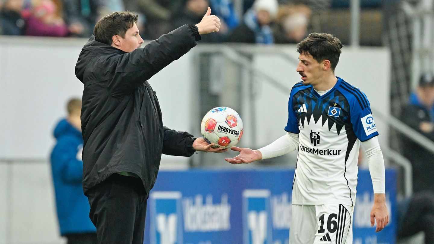 Kaum Grund für Daumen hoch: HSV-Trainer Merlin Polzin. Foto: Uwe Anspach/dpa