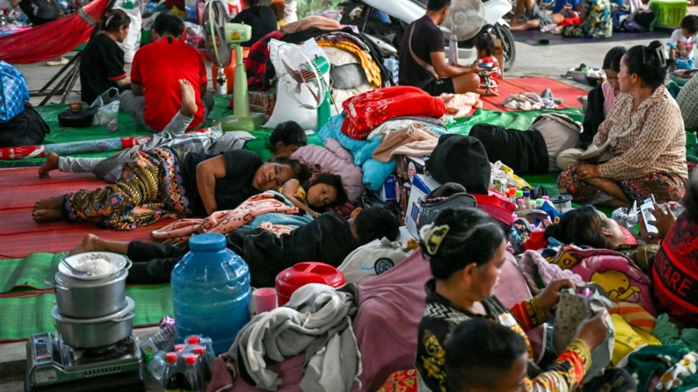 Vor den Kämpfen geflüchtete Menschen in Kambodscha