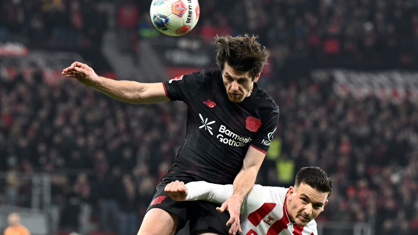 War mit dem 1. FC Köln bei Bayer Leverkusen chancenlos: Said El Mala (r). Foto: Federico Gambarini/dpa