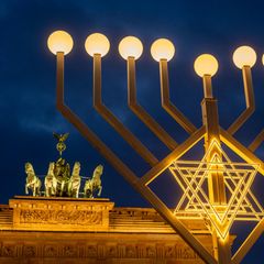 Der Chanukka-Leuchter am Brandenburger Tor