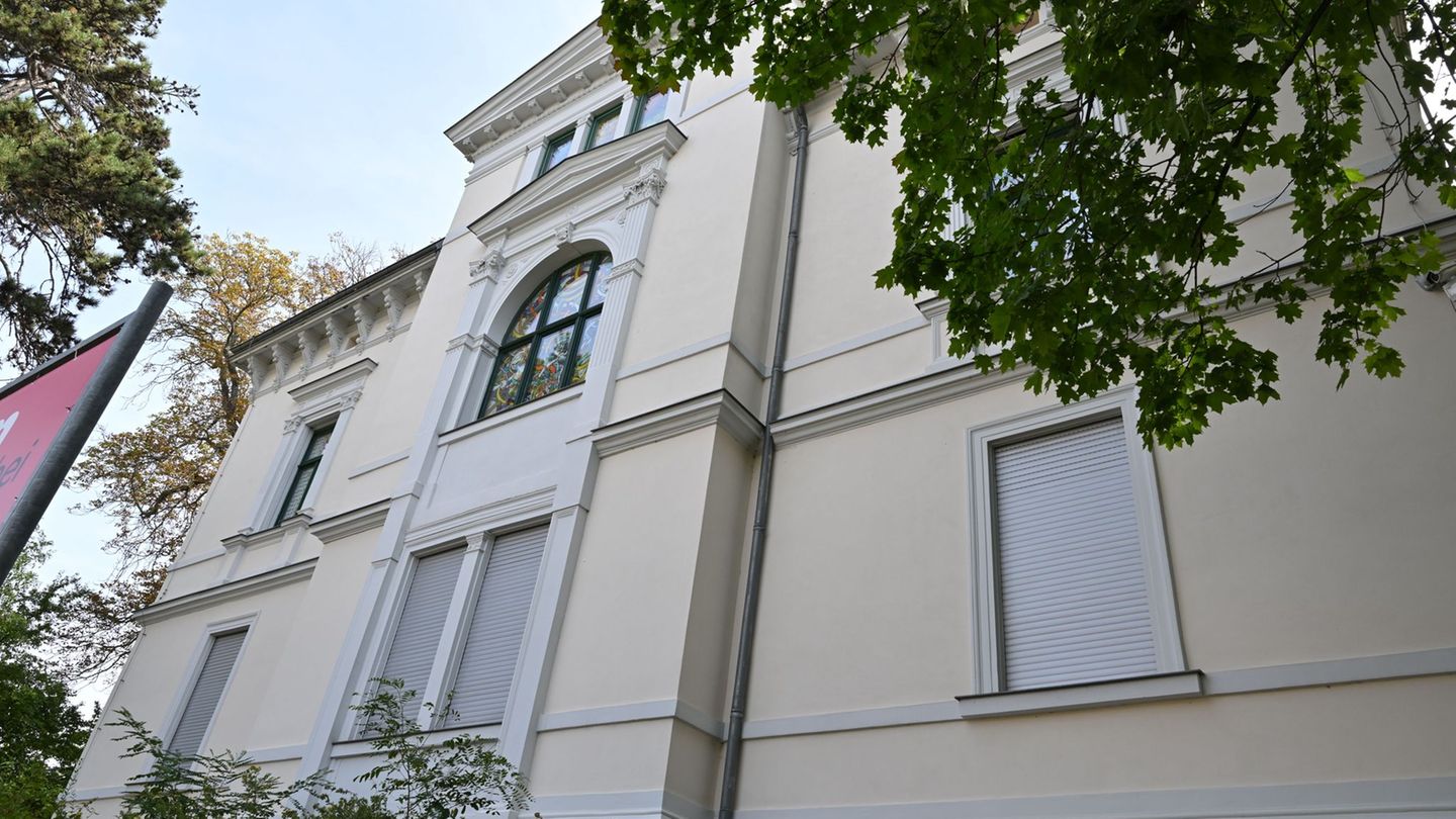 59 Arbeiten unter anderem von Henri de Toulouse-Lautrec und Alfons Mucha waren in der Ausstellung zur Plakatkunst des 19. Jahrhu