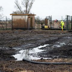 Die Pipeline von Rostock nach Schwedt ist nach dem Austritt von Öl aus einem Leck wieder in Betrieb. (Archivbild) Foto: Fabian S