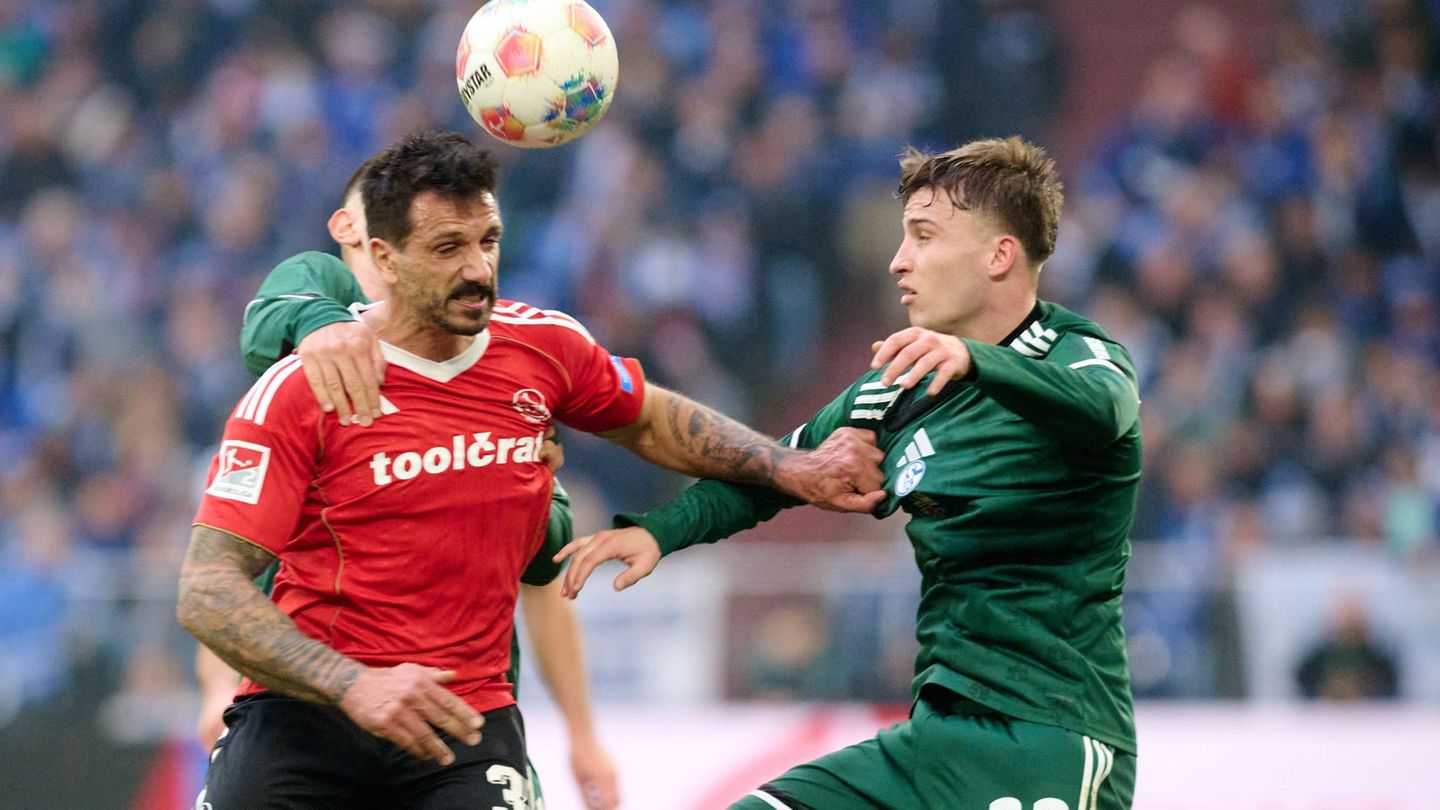 2. Fußball-Bundesliga: Youngster Becker führt Schalke zur Herbstmeisterschaft