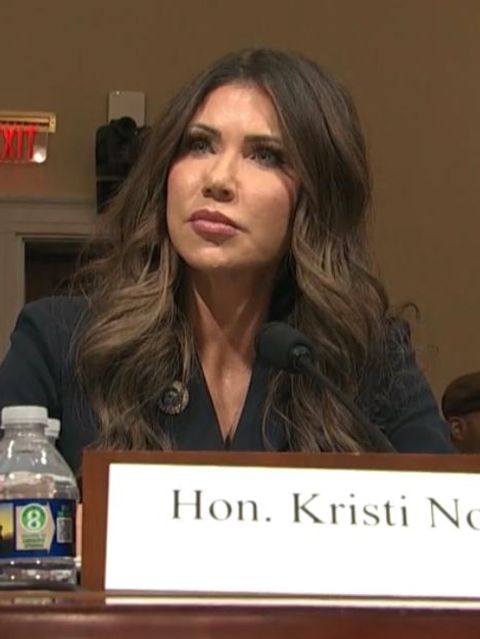 Trump-Ministerin blamiert sich: Veteran entlarvt Lüge live