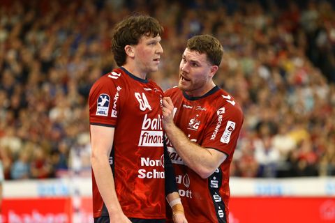 Johannes Golla (r) und Lasse Möller von der SG Flensburg-Handwitt spielten gegen die Rhein-Neckar Löwen. (Archivbild) Foto: Mich