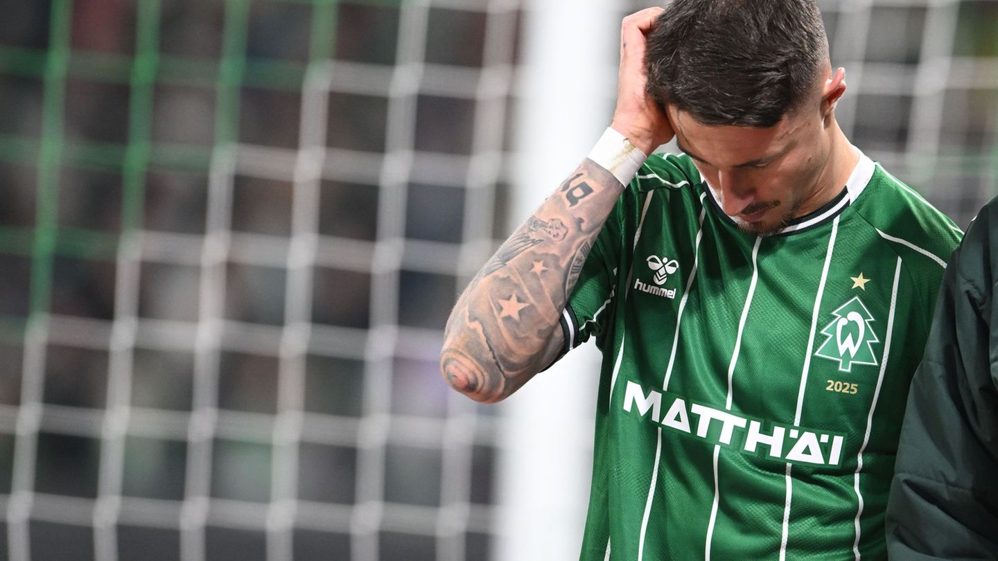 Werder-Kapitän Marco Friedl musste verletzt raus. Foto: Carmen Jaspersen/dpa