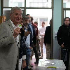 Der deutschstämmige Rechtspolitiker José Antonio Kast hat die Stichwahl für sich entschieden. Foto: Matias Delacroix/AP/dpa