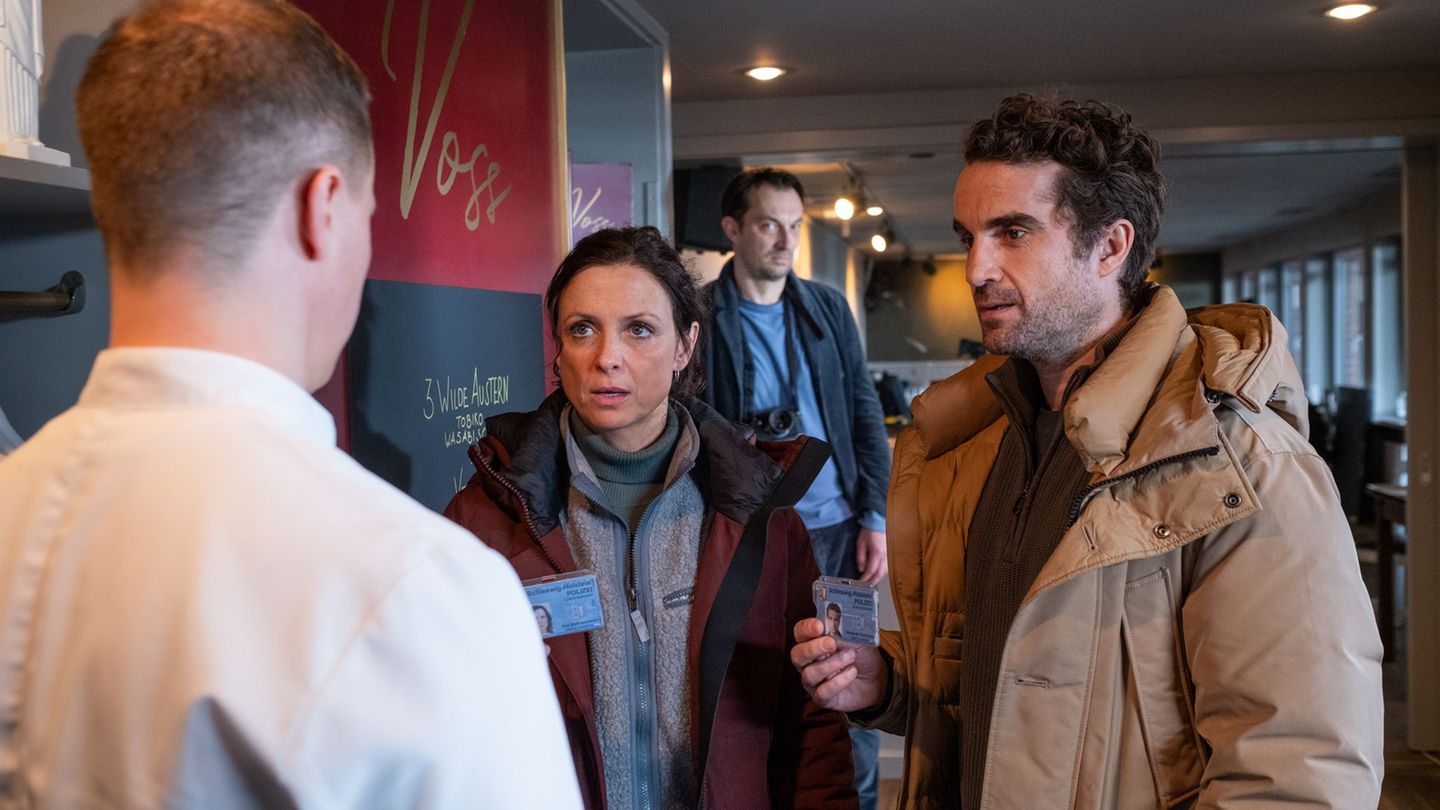 Guten Tag, Mordkommission: Ina Behrendsen (Julia Brendler) und Hinnerk Feldmann (Oliver Wnuk, rechts) müssen eine schlechte Nach