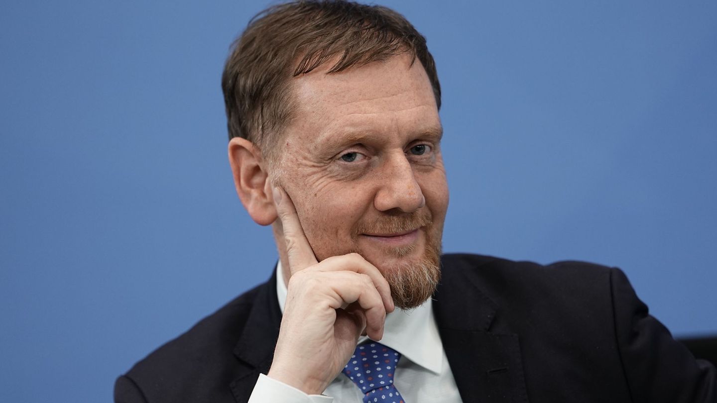 Sachsens Ministerpräsident Michael Kretschmer hält seine Minderheitsregierung mit der SPD für stabil. (Archivbild) Foto: Michael