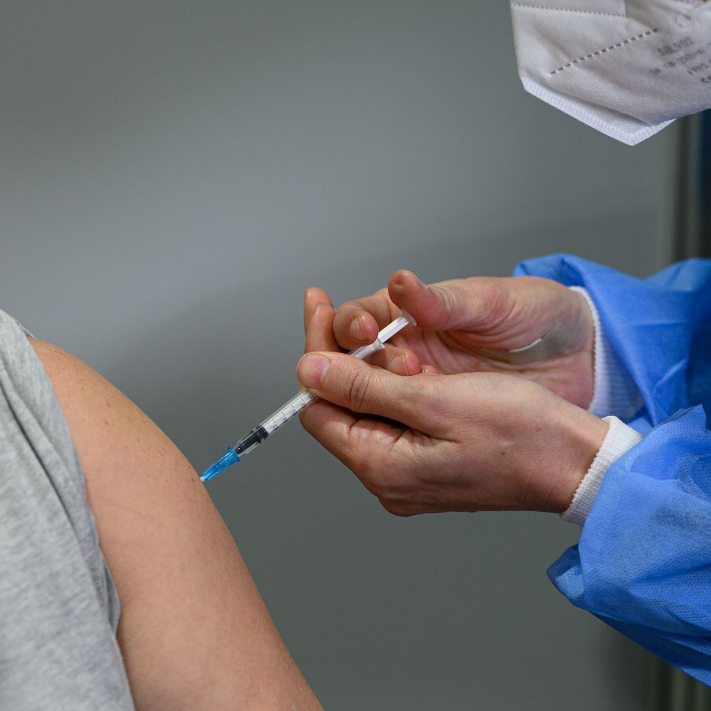 Am BGH geht es heute um die Klage einer Frau, die im März 2021 mit dem Impfstoff Vaxzevria des Herstellers Astrazeneca geimpft w