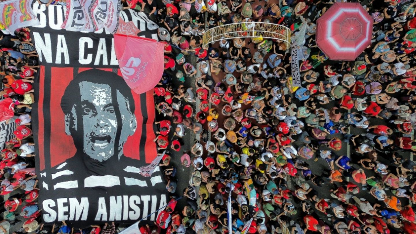 Proteste gegen Haftverkürzung für Bolsonaro
