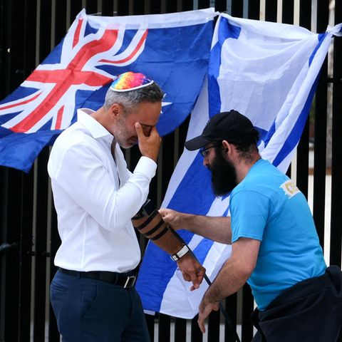 Trauer und Entsetzen nach dem antisemitischen Anschlag auf das Chanukka-Fest am Bondi Beach in Sydney