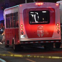 Rettungswagen am Tatort des Amoklaufs an der Brown University