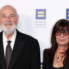 Hollywood-Regisseur Rob Reiner und seine Ehefrau Michelle wurden tot in ihrem Haus aufgefunden. Die Polizei ermittelt wegen Mordverdacht.