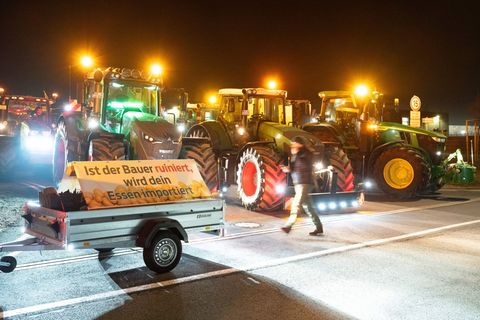 Landwirte aus Sachsen beteiligen sich an bundesweiten Protesten gegen die Preispolitik der Discounter. Foto: Sebastian Kahnert/d