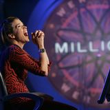 Anke Engelke auf dem Ratestuhl bei "Wer wird Millionär?"