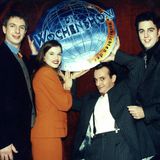 Anke Engelke mit dem Team der Sat.1-Wochenshow