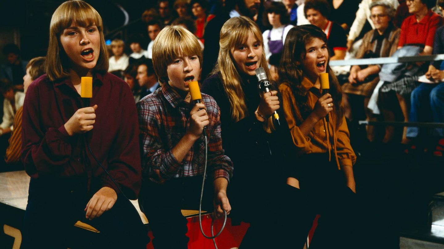 Anke Engelke als Kind mit der Mädchengruppe Pony in der ZDF-Hitparade