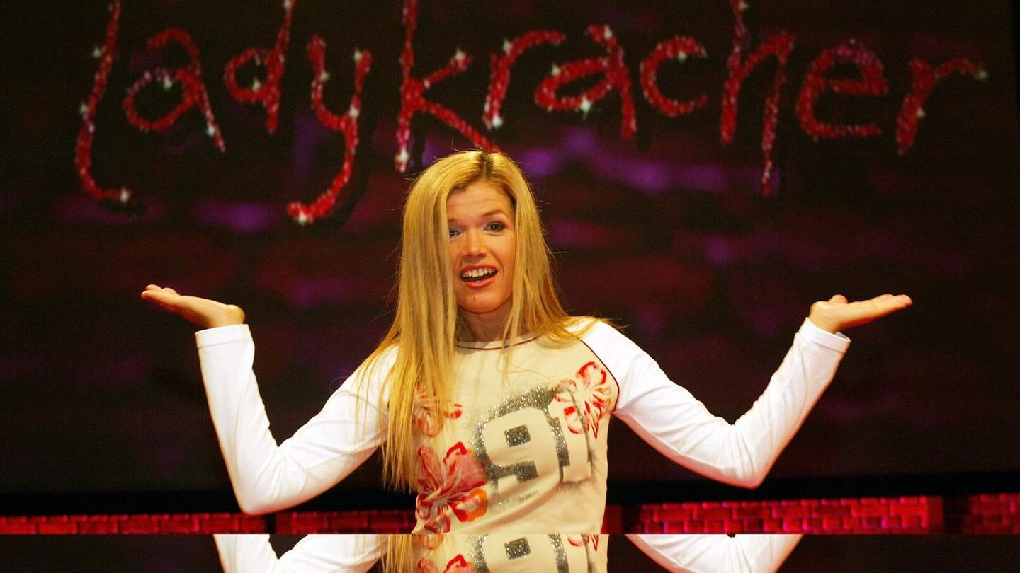 Anke Engelke als Moderatorin von "Ladykracher"