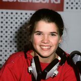 Anke Engelke als junge Radio-Moderatorin