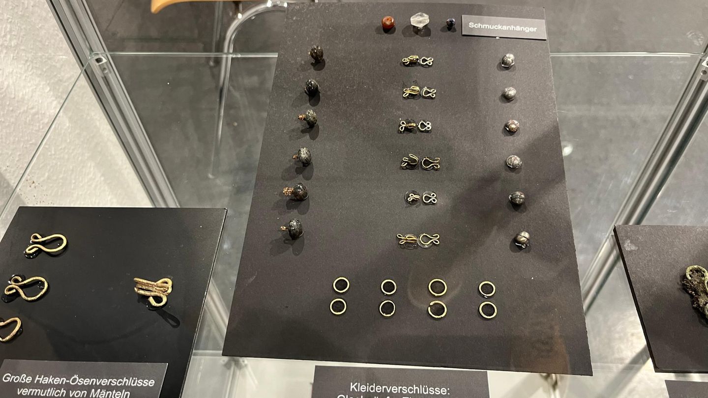 Pestfriedhof Haken und Ösen