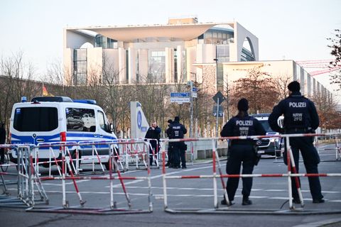 3.600 Polizisten aus ganz Deutschland schützen Ukraine-Beratungen in Berlin. Foto: Sebastian Christoph Gollnow/dpa