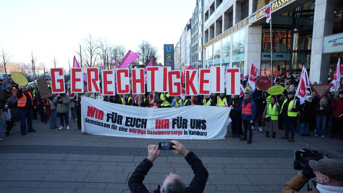 Na Verdi-Kundungu v središču mesta sodelovalo na stotine udeležencev