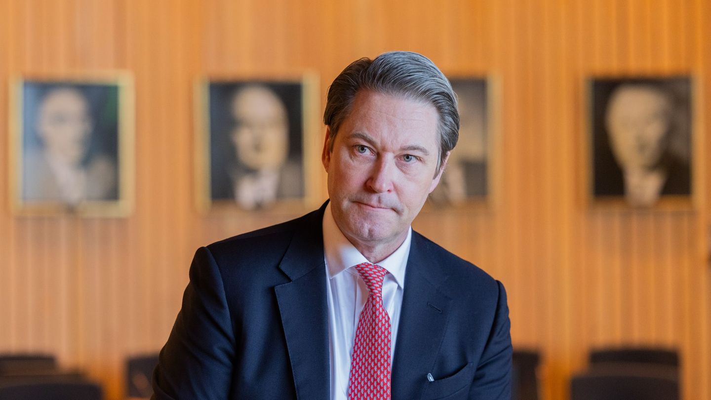 Sagte gut eineinhalb Stunden als Zeuge aus: Ex-Bundesminister Andreas Scheuer (CSU). Foto: Rolf Vennenbernd/dpa