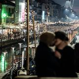 Ziellos, aber abflugbereit? Für die Weihnachtstage gibt es noch eine Reihe von inneuropäischen Flügen, die zwischen 110 und 220 Euro kosten. Am unteren Ende der Preisspanne liegen laut Skyscanner Mailand (Bild, ab 111 Euro) und Budapest (ab 144 Euro). London ist mit rund 150 Euro pro Person ebenfalls relativ günstig. Am anderen Ende: Stockholm und Paris mit Verbindungen ab 220 Euro. Dazwischen: Dublin, Wien, Rom und Barcelona (zwischen 190 und 210 Euro)