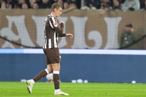 St. Paulis Eric Smith wurde für ein Spiel gesperrt. Foto: Marcus Brandt/dpa