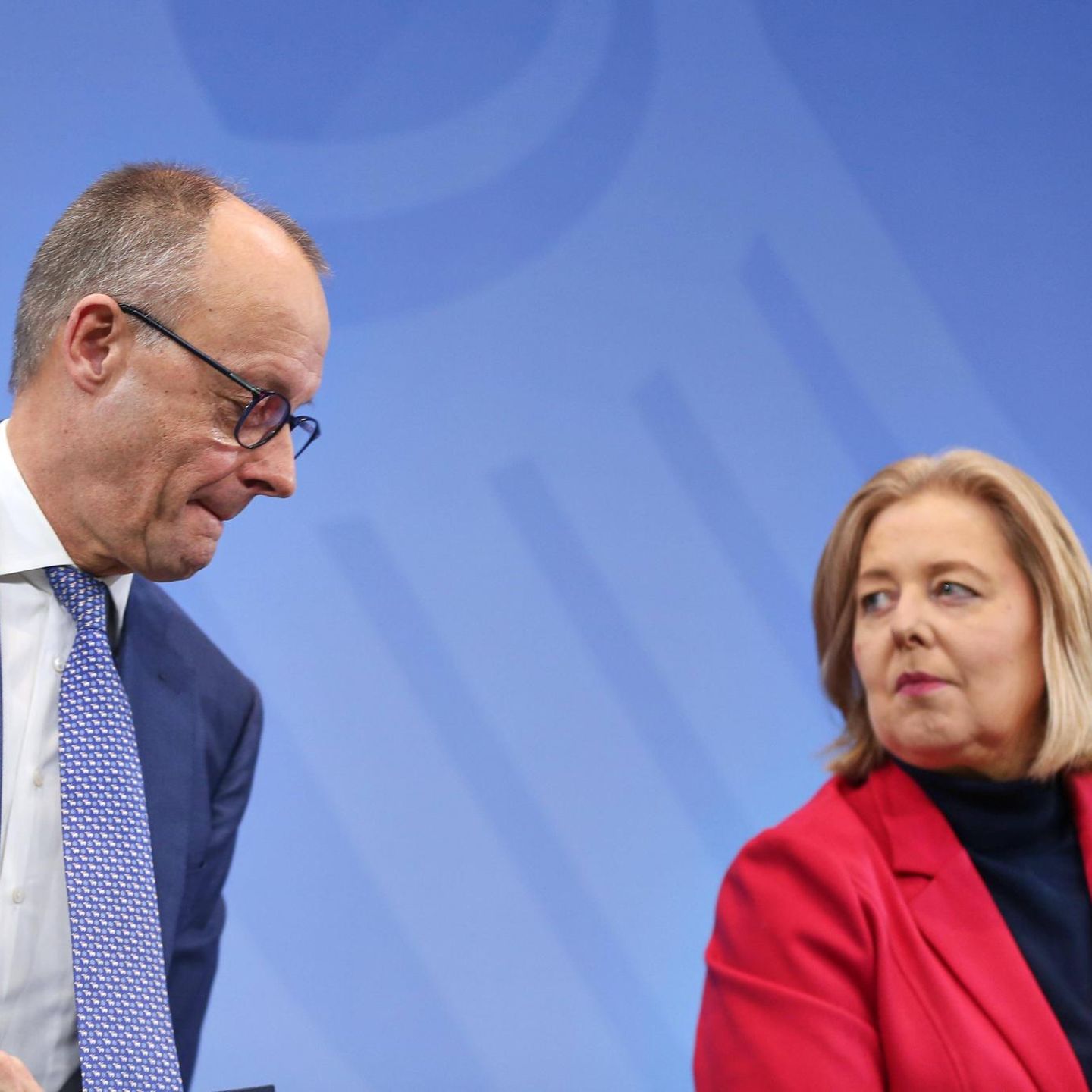 Friedrich Merz und Bärbel Bas wollen das Thema Renteneintritt von einer Kommission prüfen lassen