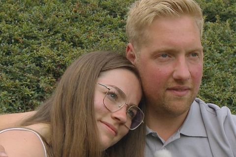 Jennifer und Daniel kommen sich näher.