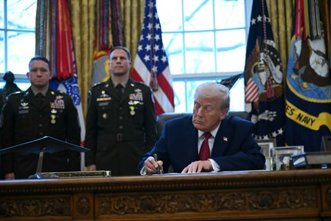 Trump unterzeichnet das Dekret