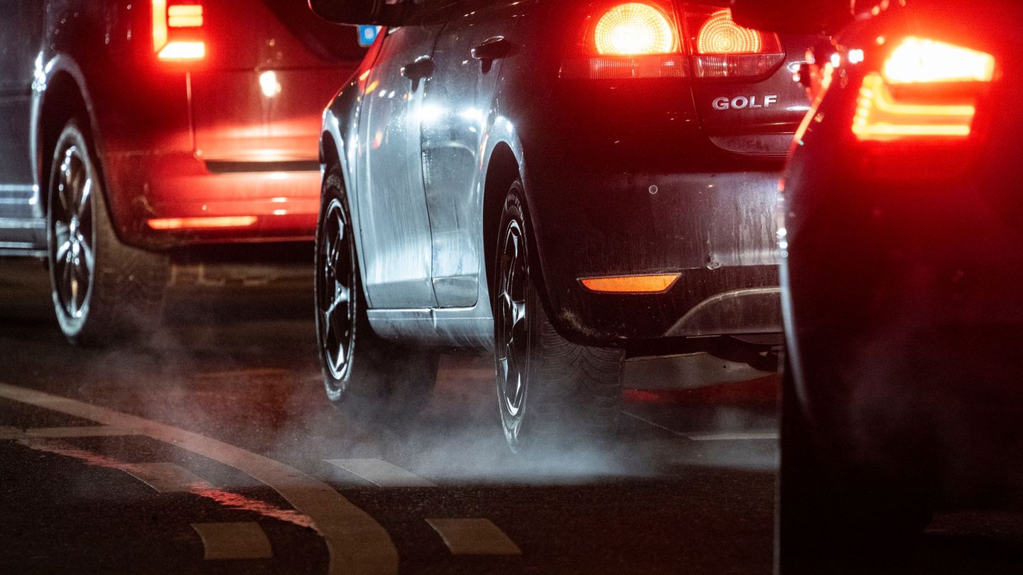 Verkehr: EU-Kommission präsentiert Änderungen am Verbrenner-Aus