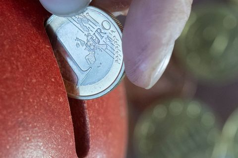 Sparen wie die Eltern? Ererbtes Finanzwissen hat bisweilen Lücken. (Symbolbild) Foto: Hendrik Schmidt/dpa