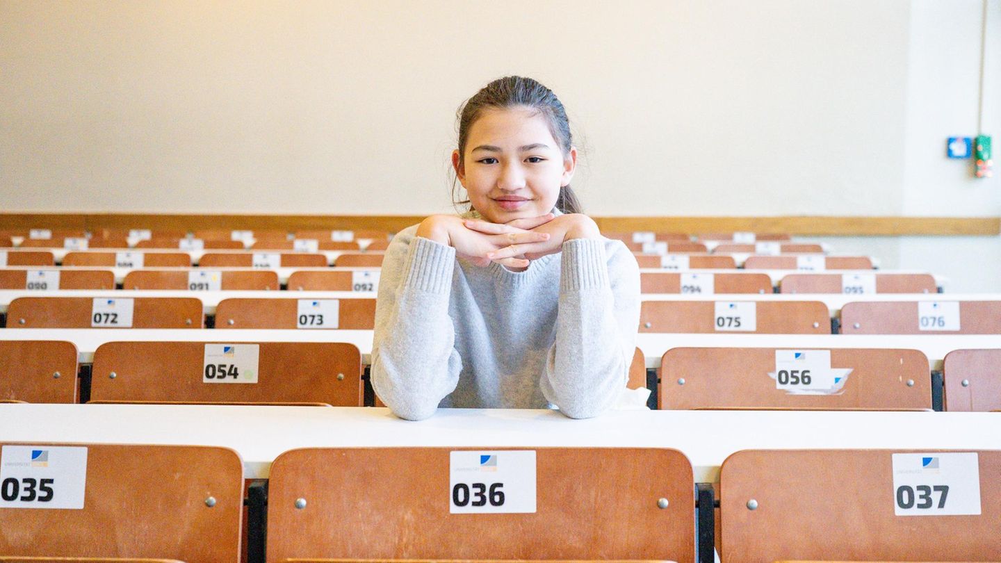 Deutschlands jüngste Abiturientin, Lina Heider, studiert jetzt VWL